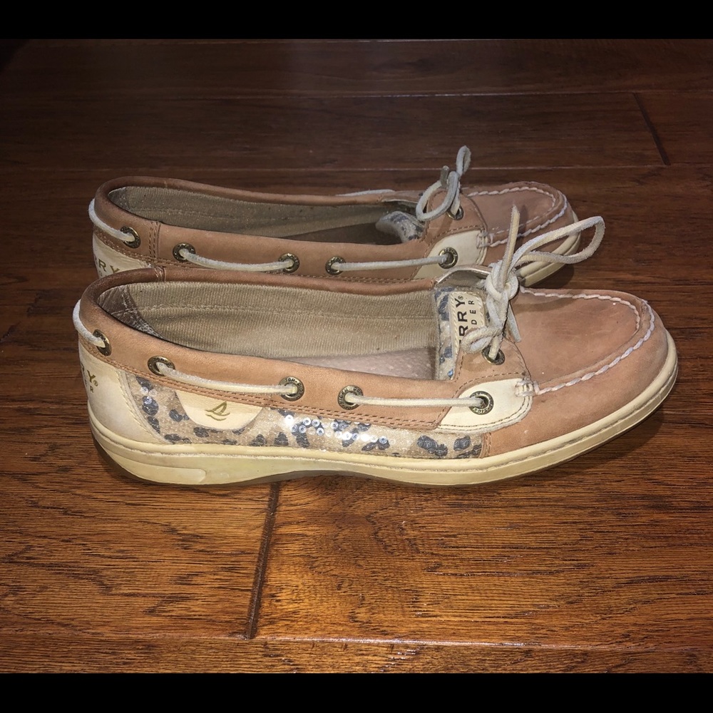 Sperry Boat Shoes (Women, Size 7)